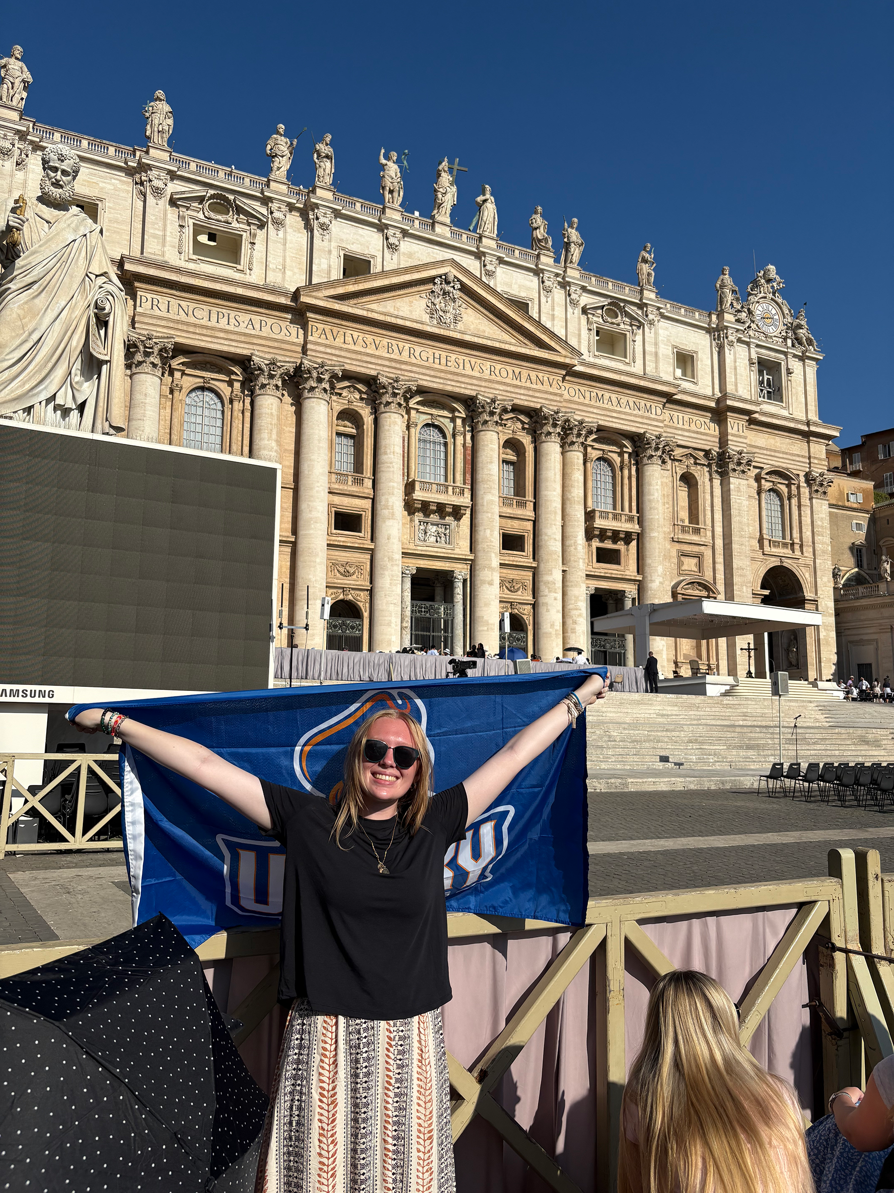 Rome-Vatican-UMary-Flag-Student